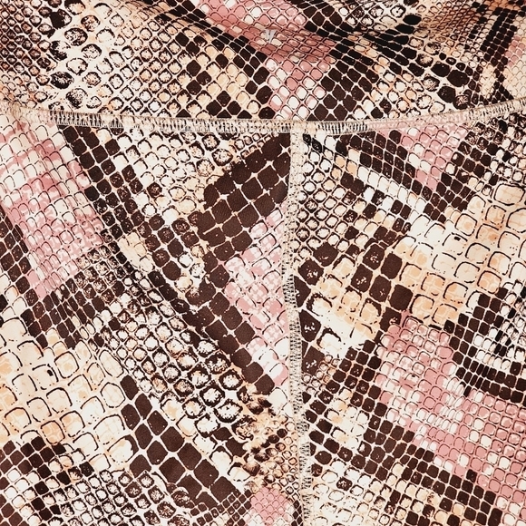 Old Navy High-Waisted Elevate Powersoft 7/8-Length Side-Pocket Leggings Size 3X - Picture 10 of 10